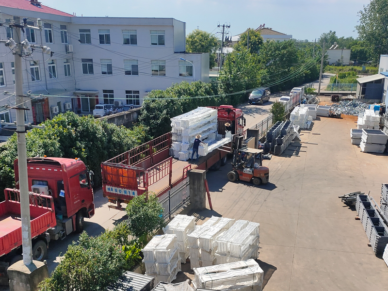 2024年7月31日鋅鋼護窗欄桿裝車發貨！