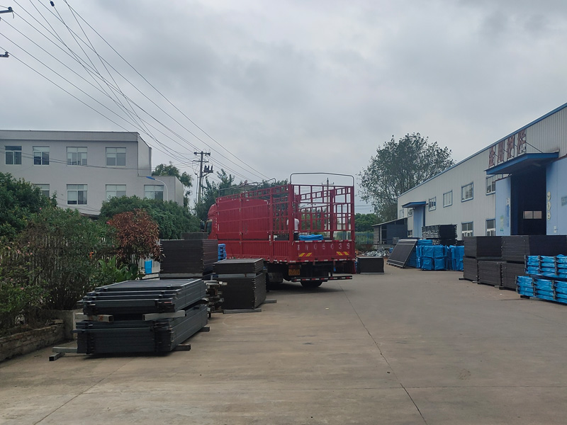 2024年9月19日鋅鋼百葉窗裝車發貨! 2024年9月19日鋅鋼百葉窗裝車發貨!