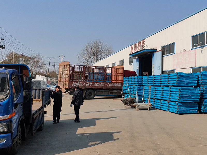 2024年12月18日鋅鋼百葉窗裝車發(fā)貨! 2024年12月18日鋅鋼百葉窗裝車發(fā)貨!