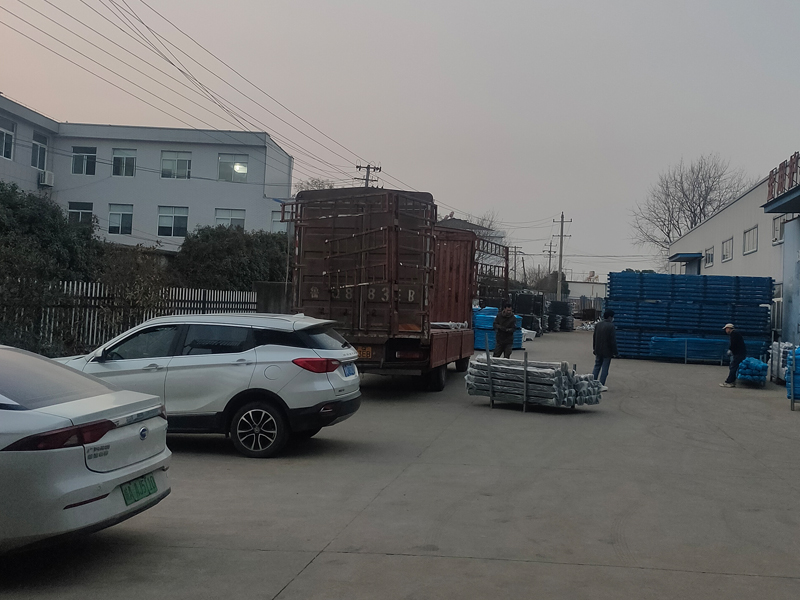 2024年12月30日鋅鋼組裝欄桿裝車發貨！