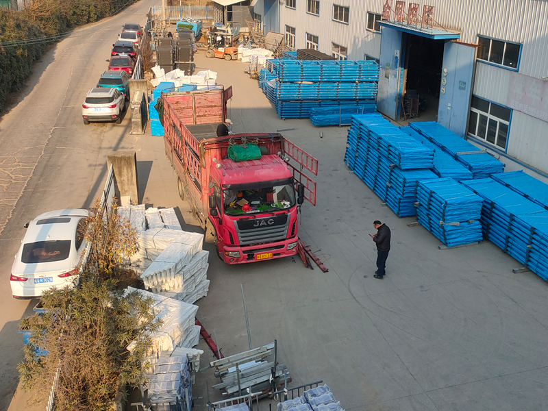 2025年1月3日鋅鋼陽臺護欄裝車發(fā)貨！