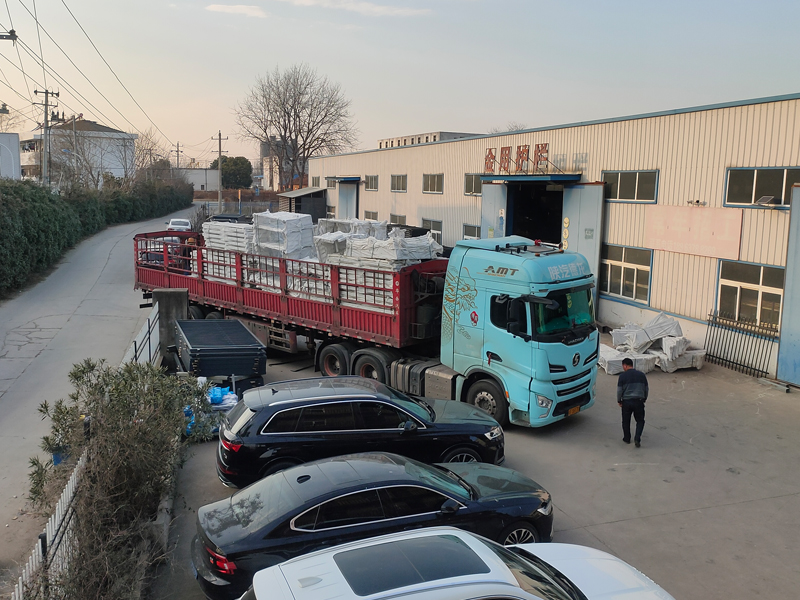 2025年2月23日鋅鋼空調欄桿裝車發貨！