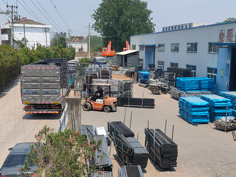 2025年6月7日鋁合金百葉窗裝車(chē)發(fā)貨！