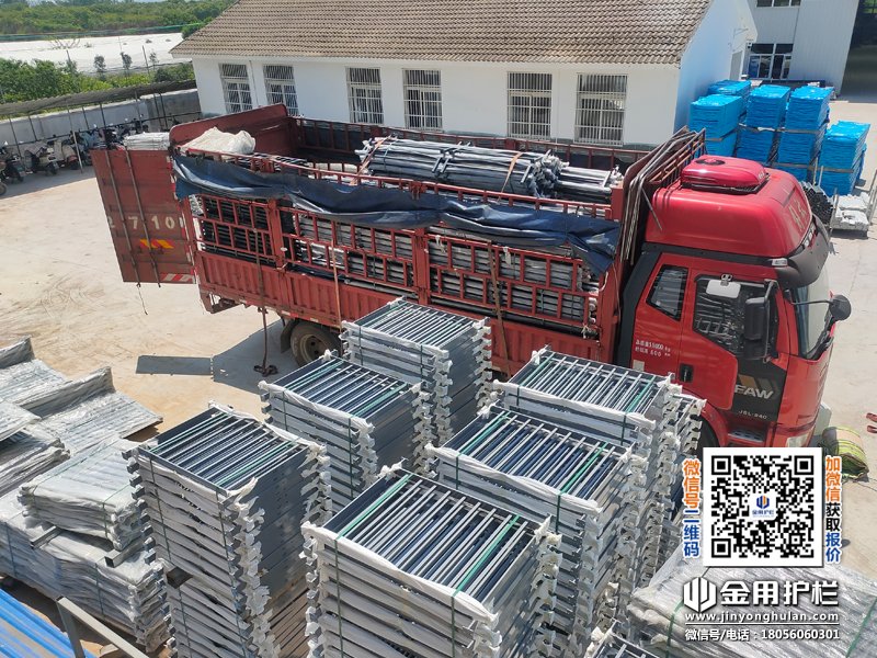 2025年7月3日鋅鋼飄窗欄桿裝車發貨! 2025年7月3日鋅鋼飄窗欄桿裝車發貨!