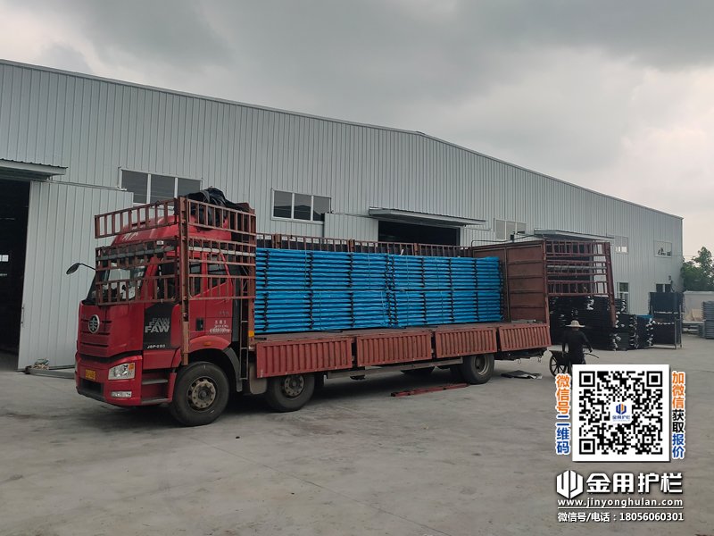 2025年7月11日鋅鋼陽臺護欄裝車發貨！