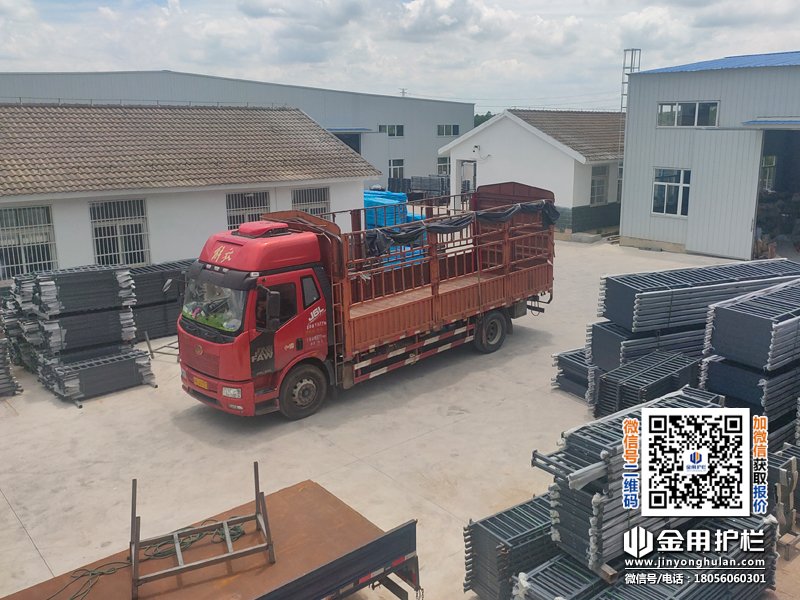 2025年7月22日鋅鋼陽(yáng)臺(tái)護(hù)欄裝車發(fā)貨！