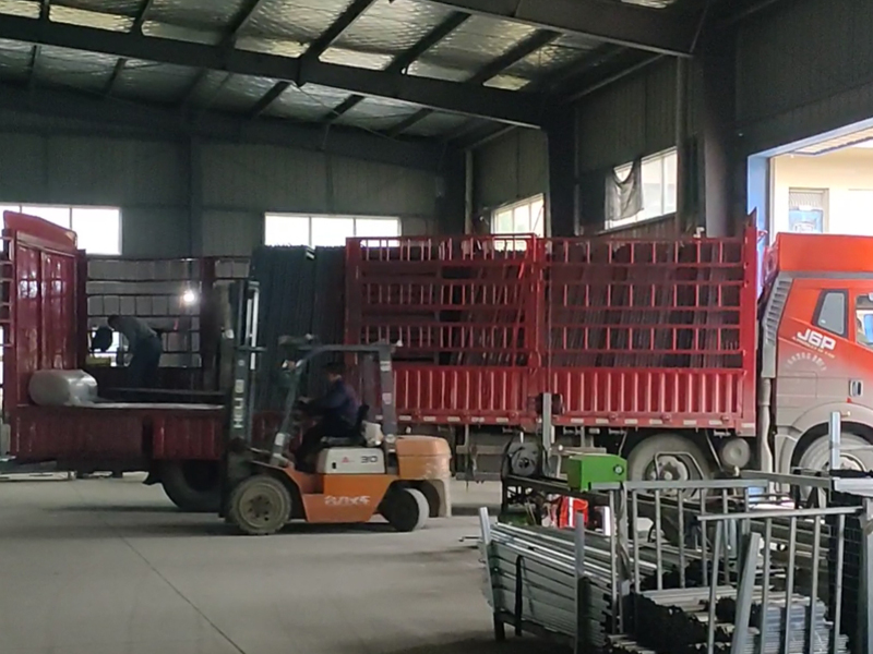 2025年9月30日鋅鋼百葉窗裝車發貨！