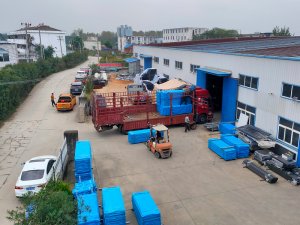 2025年10月13日鋅鋼陽臺護(hù)欄裝車發(fā)貨！