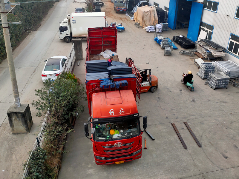 2025年11月8日鋅鋼百葉窗裝車發貨! 2025年11月8日鋅鋼百葉窗裝車發貨!